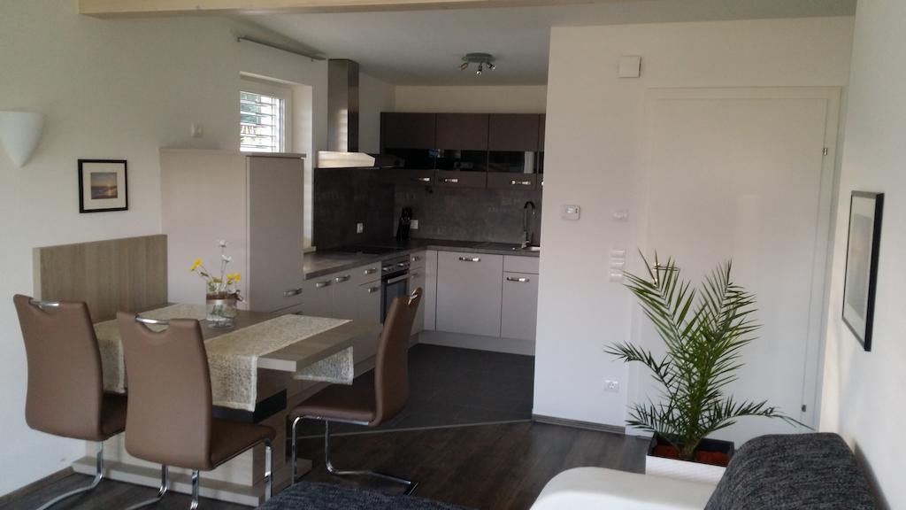 Apartment Seeblick Drobollach am Faakersee Bilik gambar